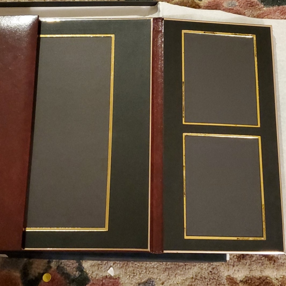 Album/Folio - Picture 3 of 7